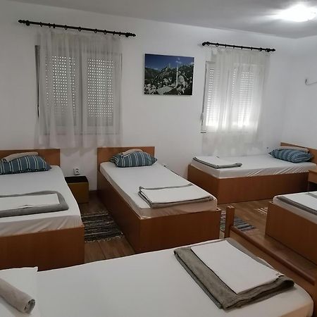 Hostel Hercegovina Mostar Buitenkant foto